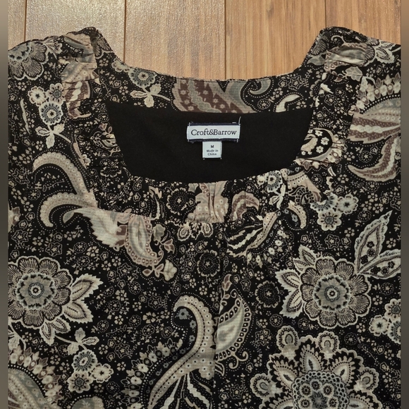 NWOT Croft & Barrow Blouse with V-Neck - Picture 5 of 9